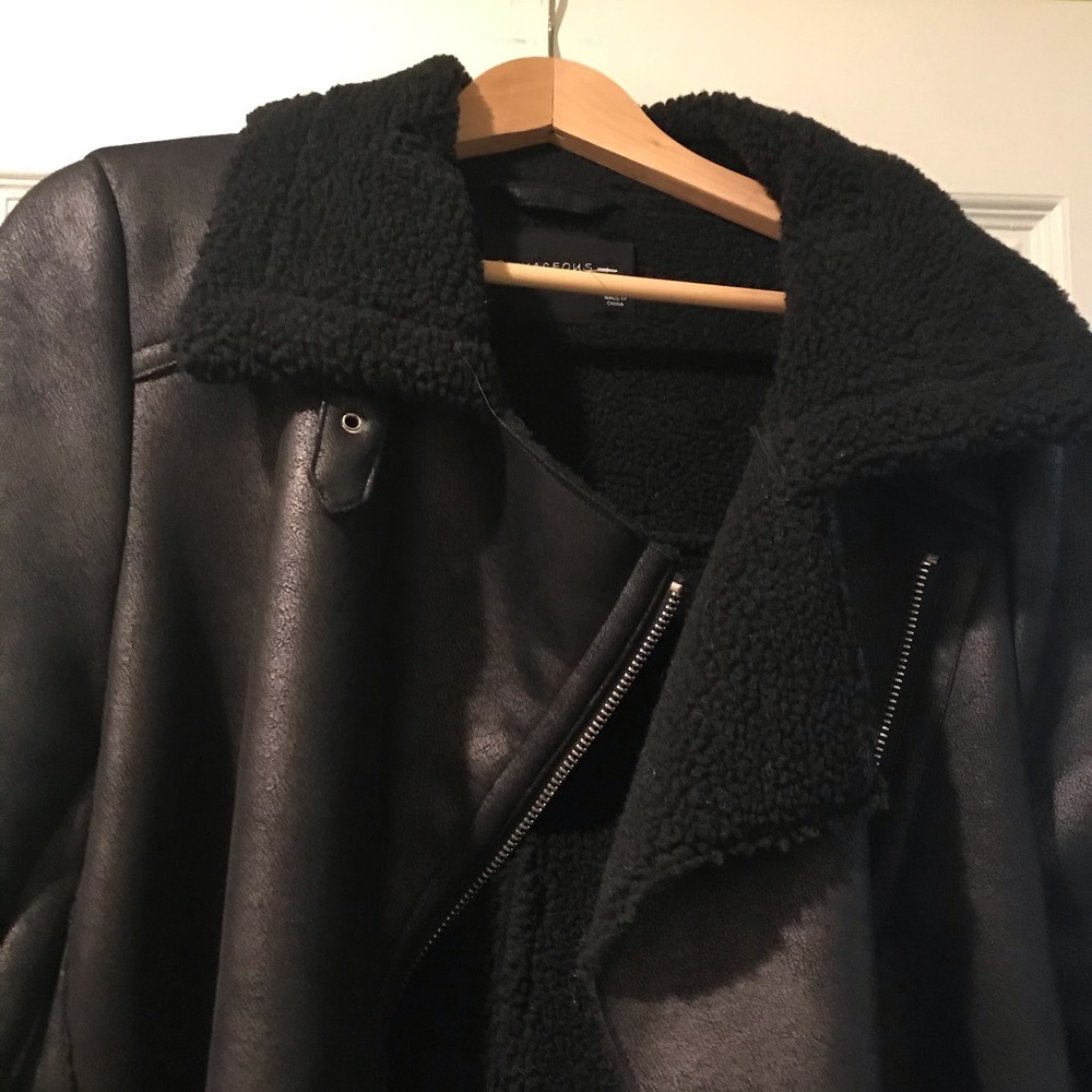 Black jacket - Picture 5 of 5
